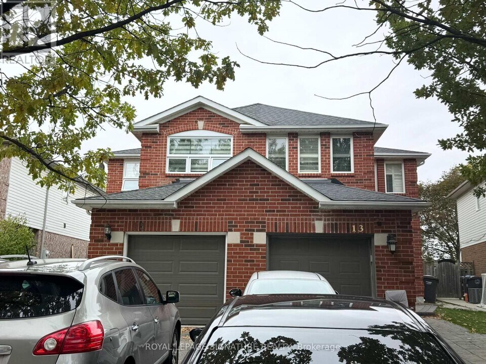 13 Southwell Pl in Brampton, ON - Building Photo