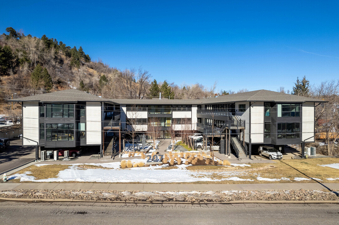 208 Canyon Blvd in Boulder, CO - Building Photo