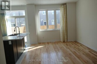 623 Lauraleaf Cres in Ottawa, ON - Building Photo - Building Photo