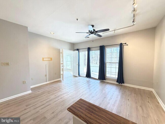 5004 Stone Shop Cir in Owings Mills, MD - Foto de edificio - Building Photo