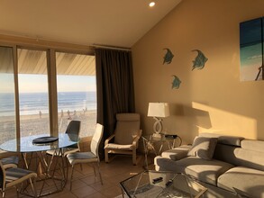 3261 Ocean Front Walk in San Diego, CA - Building Photo - Building Photo
