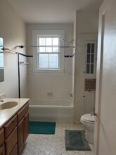 2017 Lowerline St in New Orleans, LA - Foto de edificio - Building Photo