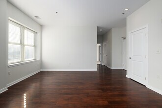 Residences at Forest Park in St. Louis, MO - Building Photo - Interior Photo