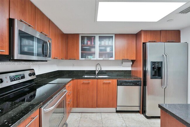 3300 NE 192 St in Aventura, FL - Foto de edificio - Building Photo