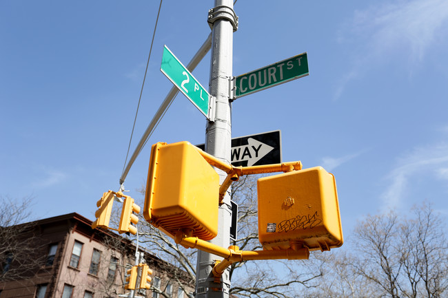 430 Court St in Brooklyn, NY - Foto de edificio - Building Photo