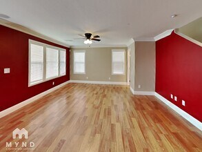 8932 Dorrell Ln in Las Vegas, NV - Building Photo - Building Photo