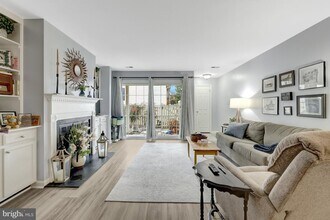 10205 Ashbrooke Ct in Oakton, VA - Building Photo - Building Photo