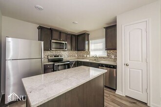 111 Palomino Bnd Dr in Newark, TX - Building Photo - Building Photo