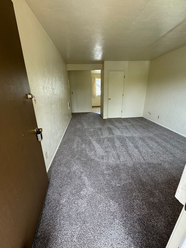 property at 325 W 14th Ave