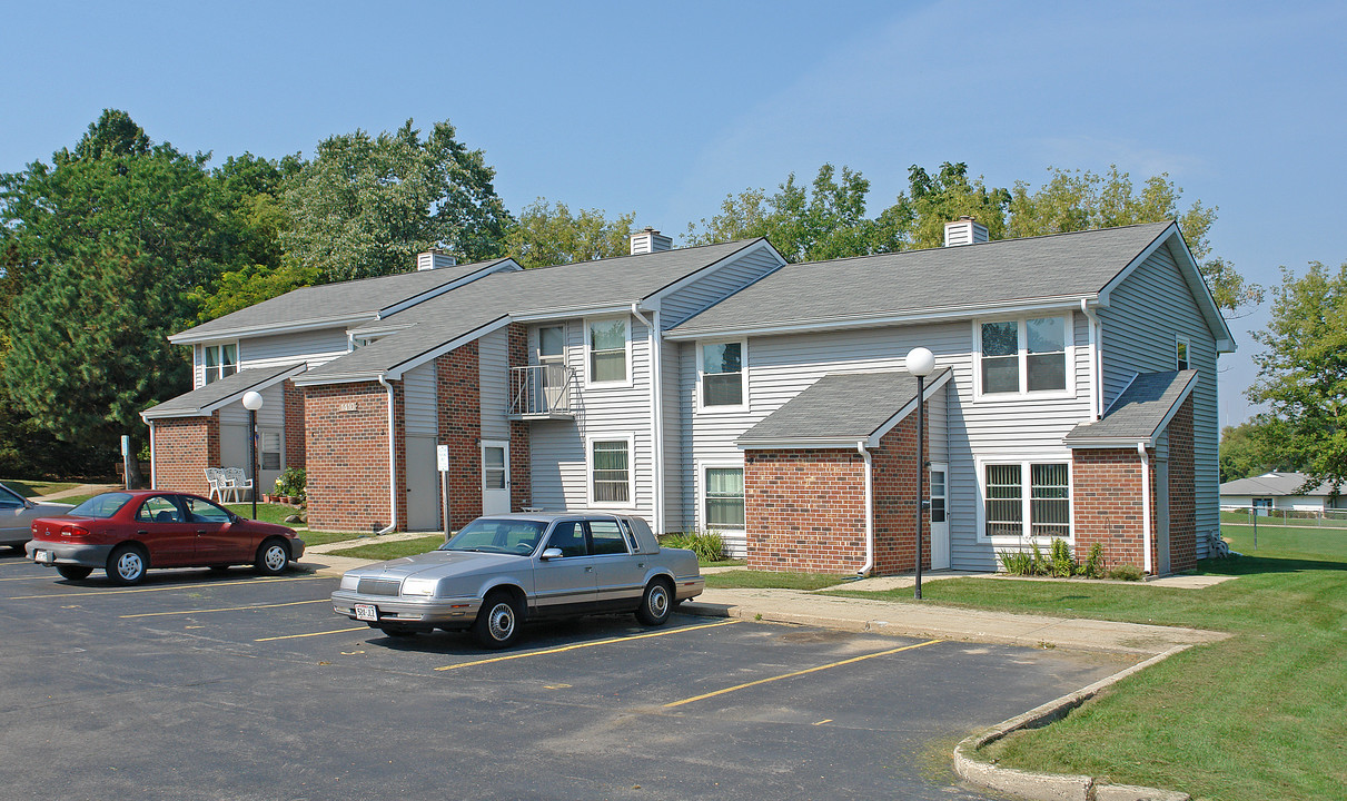 1410 Park Pl in Union Grove, WI - Foto de edificio