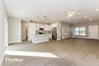 430 Warwick St SE in Palm Bay, FL - Foto de edificio - Building Photo