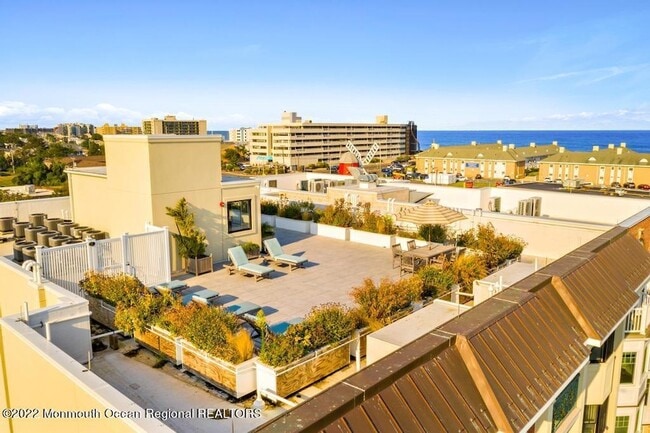 57-61-61 Brighton Ave in Long Branch, NJ - Foto de edificio - Building Photo