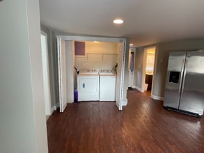 5 Gerry Ave in Newmarket, NH - Building Photo - Building Photo