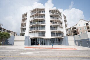 823 S Water St in Corpus Christi, TX - Building Photo
