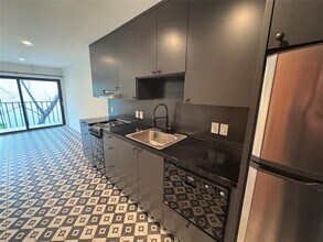 201 Academy Dr in Austin, TX - Building Photo - Building Photo