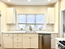 57 Winthrop Rd, Unit 2 in Chelsea, MA - Building Photo