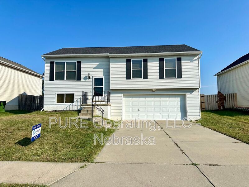 16130 Birch Ave in Omaha, NE - Foto de edificio