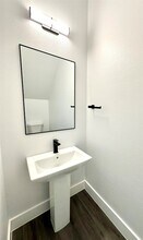 1015 Ellington St in Houston, TX - Building Photo - Building Photo