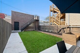 1340 N Wolcott Ave, Unit 1 in Chicago, IL - Building Photo - Building Photo