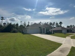 6709 Sarah Ann Way in Laurel Hill, FL - Building Photo - Building Photo