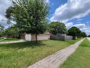 29002 Sedgefield St in Spring, TX - Building Photo - Building Photo