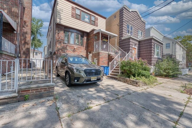 property at 17 Miller St