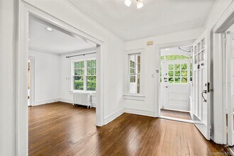 21 Forest Park Ave in Larchmont, NY - Building Photo - Building Photo