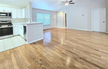 5802 Tanagerlake Rd in Lithia, FL - Building Photo - Building Photo