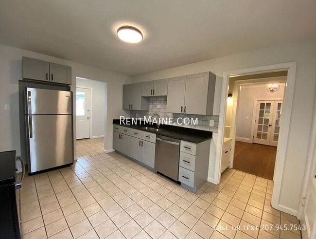 189 Forest Ave in Bangor, ME - Building Photo - Building Photo