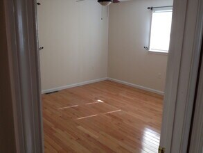 5 Midland Dr in Mt Holly Springs, PA - Foto de edificio - Building Photo