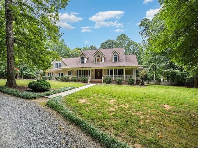 7208 Round Stone Ct in Gibsonville, NC - Building Photo - Building Photo