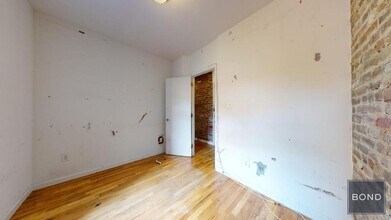 240 Waverly Pl in New York, NY - Building Photo - Building Photo