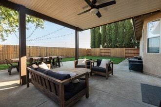 9236 Heathfield Way in Sacramento, CA - Building Photo - Building Photo