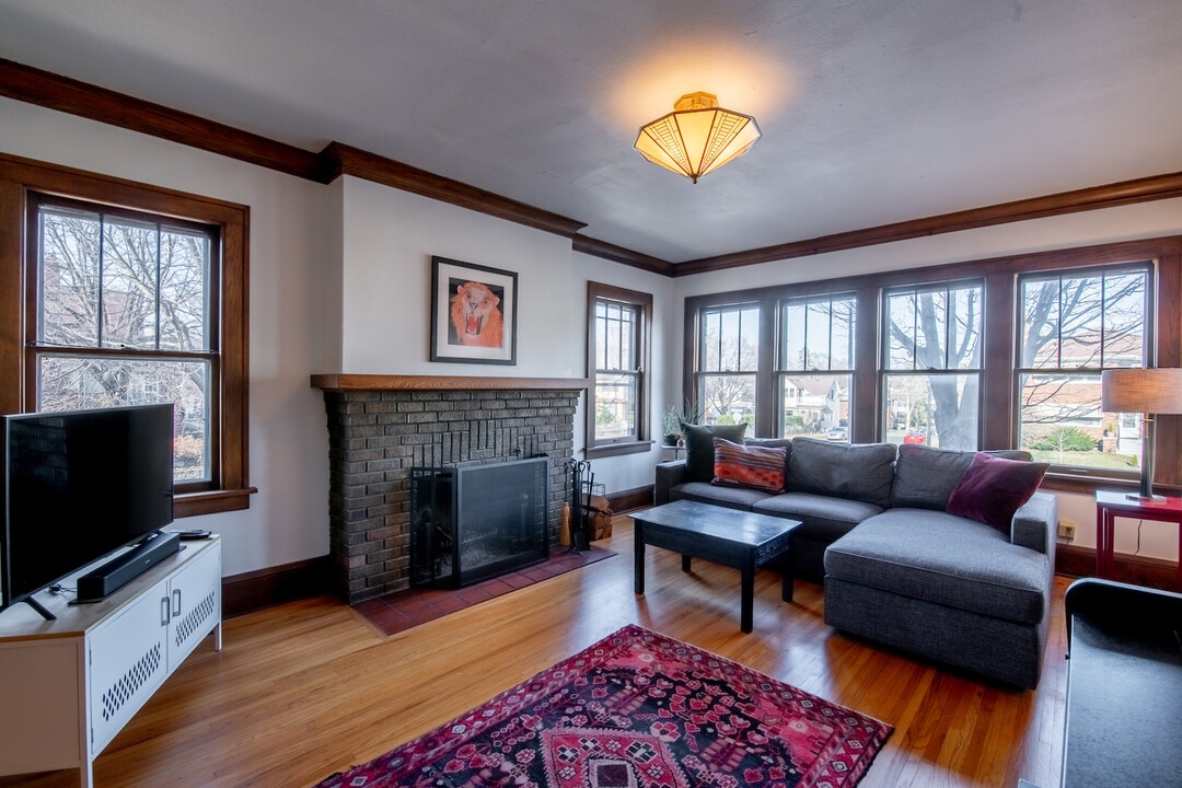 4702 Lyndale Ave S, Unit Arts & Crafts Duplex in Minneapolis, MN - Building Photo