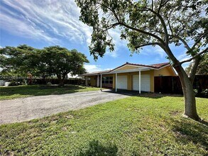 912 NE 9th Ct in Pompano Beach, FL - Building Photo - Building Photo
