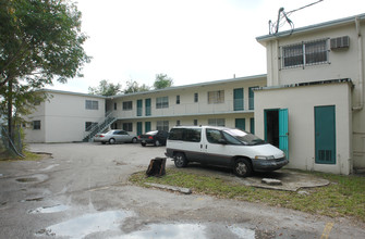 Buena Vista Apartments in Miami, FL - Building Photo - Building Photo