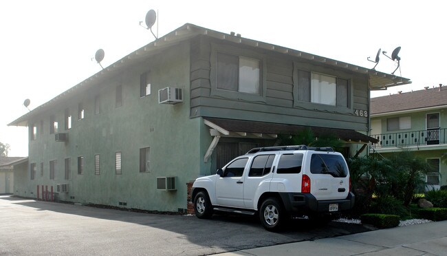 468 E Algrove St in Covina, CA - Foto de edificio - Building Photo