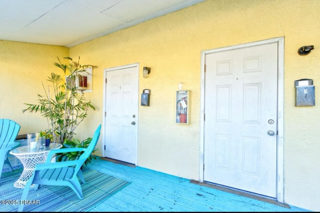 421 N Peninsula Dr
