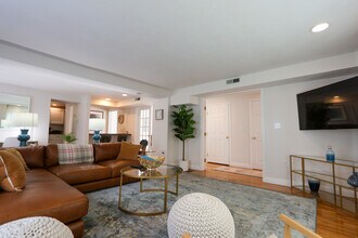 23 Jay St, Unit 1 in Cambridge, MA - Building Photo - Building Photo