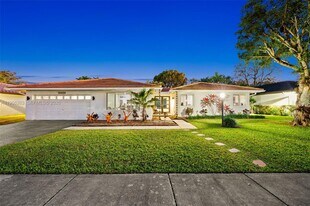 12020 SW 93rd St in Miami, FL - Building Photo