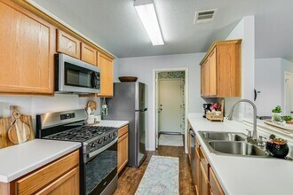 5012 Daymon Ct in Hutto, TX - Building Photo - Building Photo