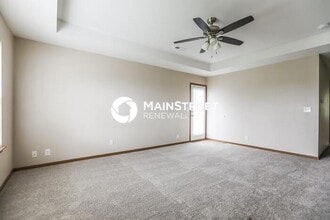 205 Palmer Ct in Pleasant Hill, MO - Building Photo - Building Photo