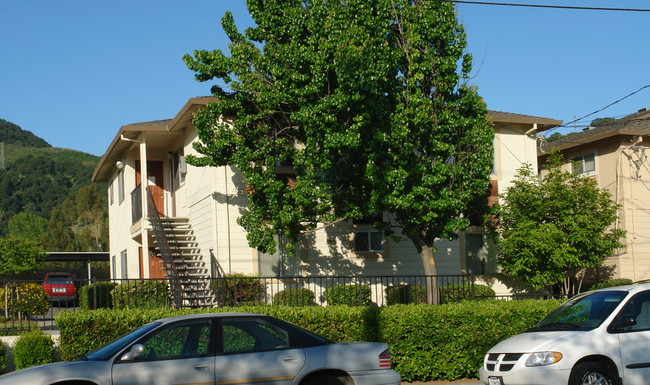 Crest Avenue Apartments in Morgan Hill, CA - Building Photo - Building Photo