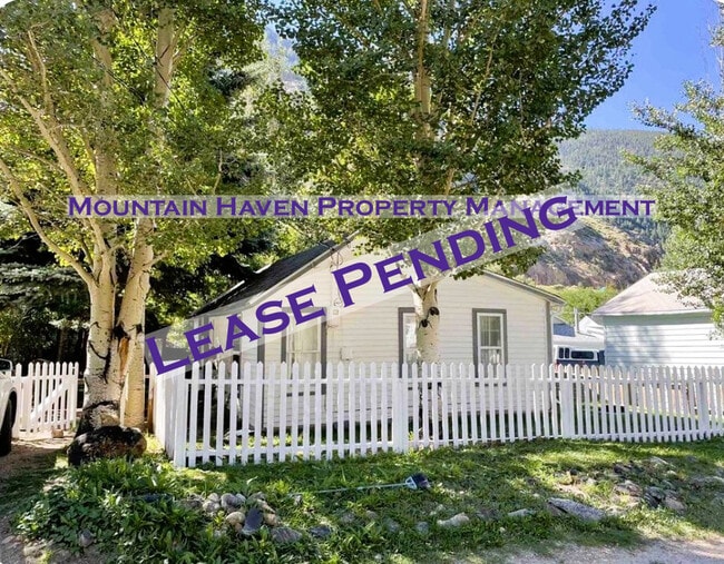 property at 913 Griffith St