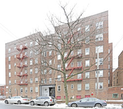 4190 Frame Pl in Flushing, NY - Foto de edificio - Building Photo