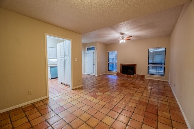 property at 1910 Robbins Pl