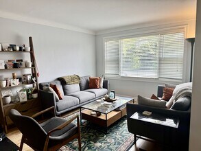 1024 Panet St in Ottawa, ON - Building Photo - Building Photo