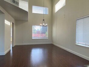 3516 Merano Way in Antelope, CA - Foto de edificio - Building Photo