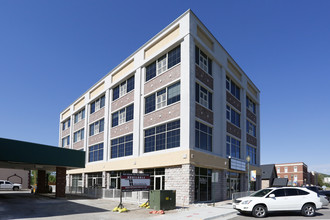 Mercantile Commons in Castle Rock, CO - Foto de edificio - Building Photo