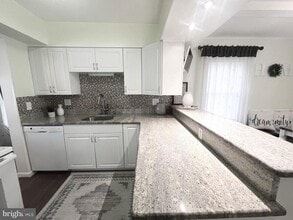 14441 Turin Ln in Centreville, VA - Building Photo - Building Photo